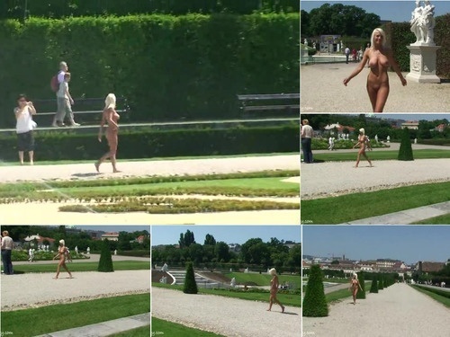 Exhibitionism NakedPizzaDelivery Vanessa naked in Vienna image