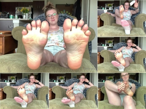 Toe Licking freckled feet 29-05-2020 lice is home from class5388 image