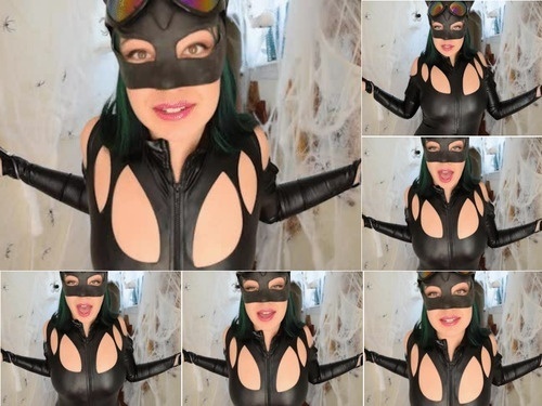LiTTLE PUCK littlepuck 2020-01-13 125242277 do u think u could defeat me in a 1 on 1 tag catwoman cosplay gif image