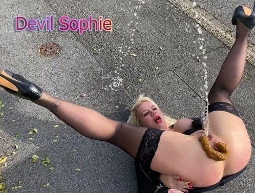 Devil Sophie | SteffiBlond | OnlyFans.com – SITERIP SteffiBlond Park shit at McDonalds – the sausage had to get out image