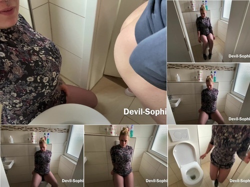 Human Toilet SteffiBlond Come and shit on my nylon tights – violent diarrhea image