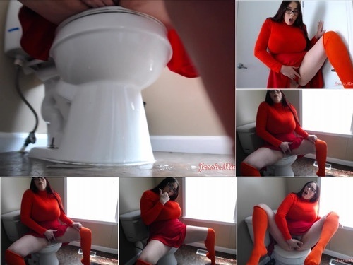 Jessie Minx Velmas Bathroom Adventure image