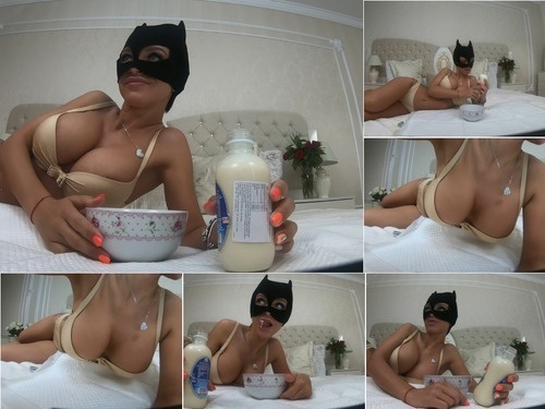 ManyVids Anisyia Livejasmin 4k catwoman dripping milk from mouth cum eating fetish 2160p image