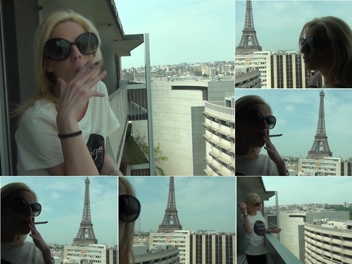 Barefoot Roxie Rae Flirty Smoking Ignore In Paris image