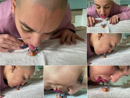 Chewing Giantess Kala Pisses On Tiny image