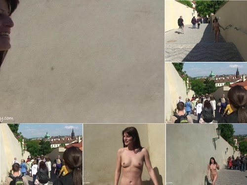 Nude in Public rossa full hd2 image