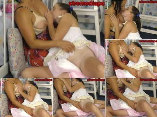 Breastfeeding XtremeDiaper jennifer kari01 image
