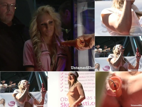 UntamedShows.com - SITERIP Sexy babe dildos her snatch at the sex show image