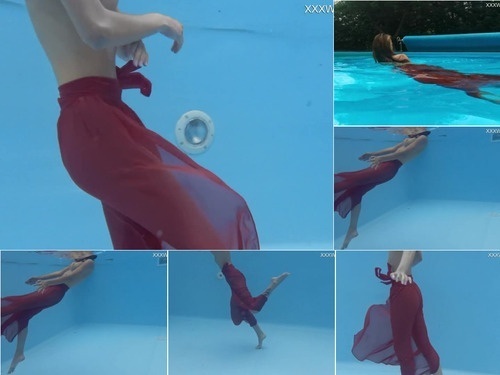 Underwater Underwater naked chick Hermione Ganger getting horny image