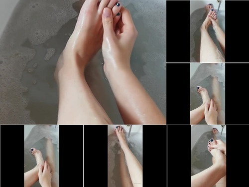 Polish 26-02-2020 -Relax in the bath   who woud like to massage my feet201 image