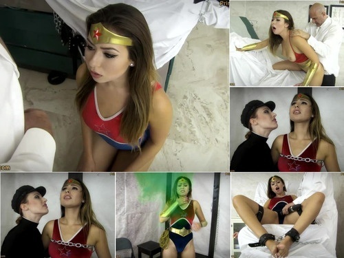 Primals Darkside Superheroine Melissa Moore – Wonder Woman – Broken Will image